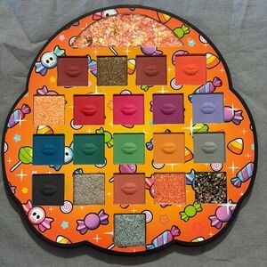 Spoiled Cosmetics Trick or Treat Halloween spooky Colorful Eyeshadow Palette